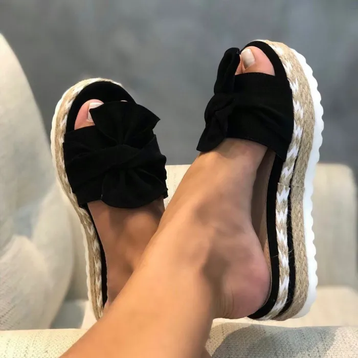 Summer sandals - flip flops with bowknot