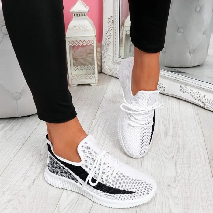 Mesh sports sneakers - comfortable running shoes