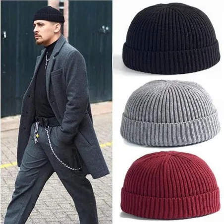 Knitted warm hat - short - ribbed - unisex