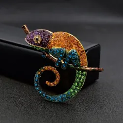 Crystal chameleon / lizard - elegant brooch