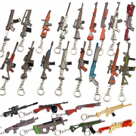 Metal keychain with a gun - 12cm