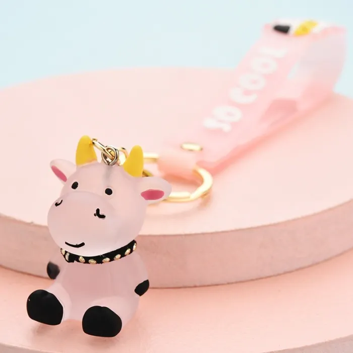 Resin cow / bull - keychainKeyrings