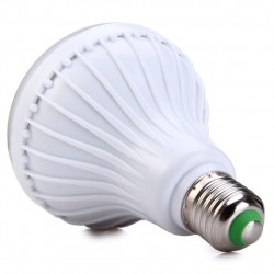 Smart RGB / LED-pære - dimbar - med Bluetooth-høyttaler - fjernkontroll - E27 - 12W