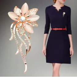 Opal crystal flower - elegant broochBrooches