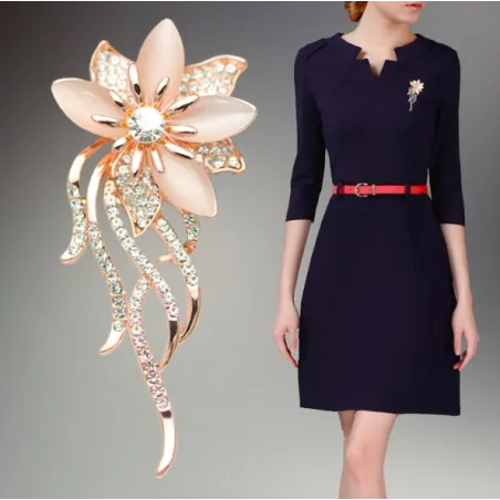 Opal crystal flower - elegant broochBrooches