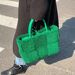 Trendy plush handbag - large capacityHandbags