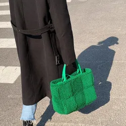 Trendy plush handbag - large capacityHandbags