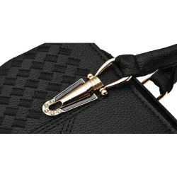 Elegant leather shoulder bag - handbagHandbags