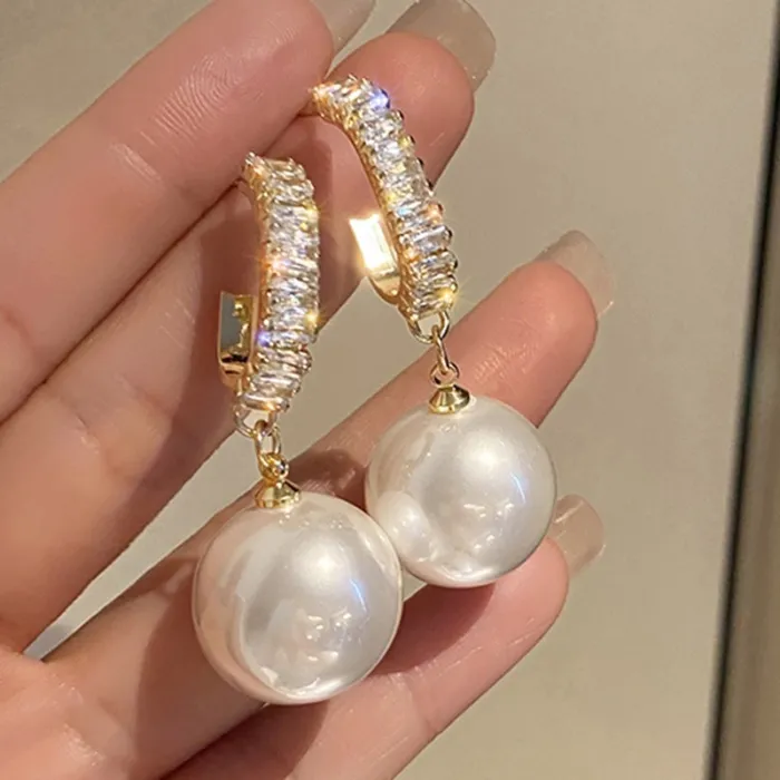 Crystal earrings with a pearlEarrings