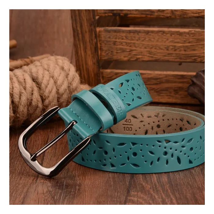 Genuine leather belt with flower motif