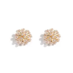 Pearl flower - small stud earringsEarrings