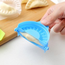 Plastic dumplings maker