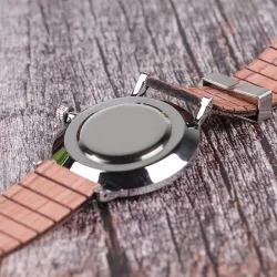 Elegant wooden quartz watch - unisex