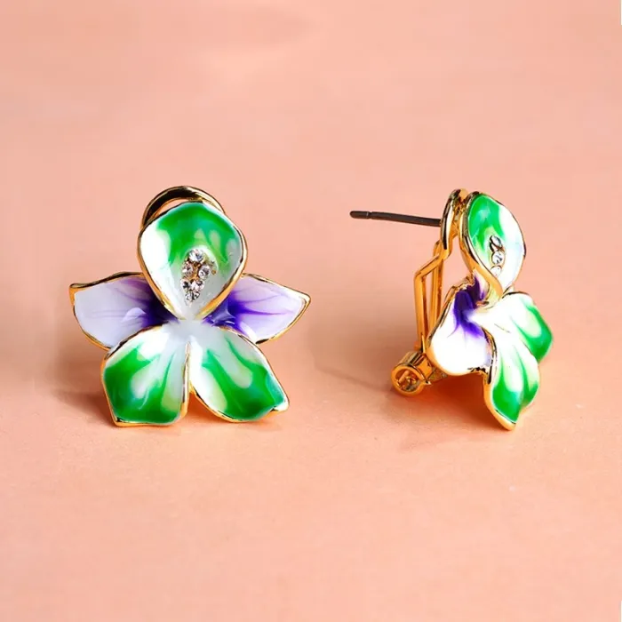 Stud earrings with flower & crystalsEarrings