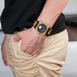 Sandalwood quartz modern watch