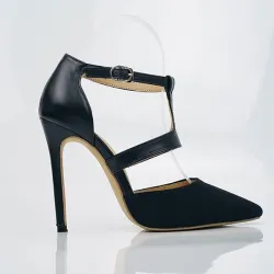 Elegant high heel pumps with buckle