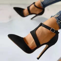 Elegant high heel pumps with buckle