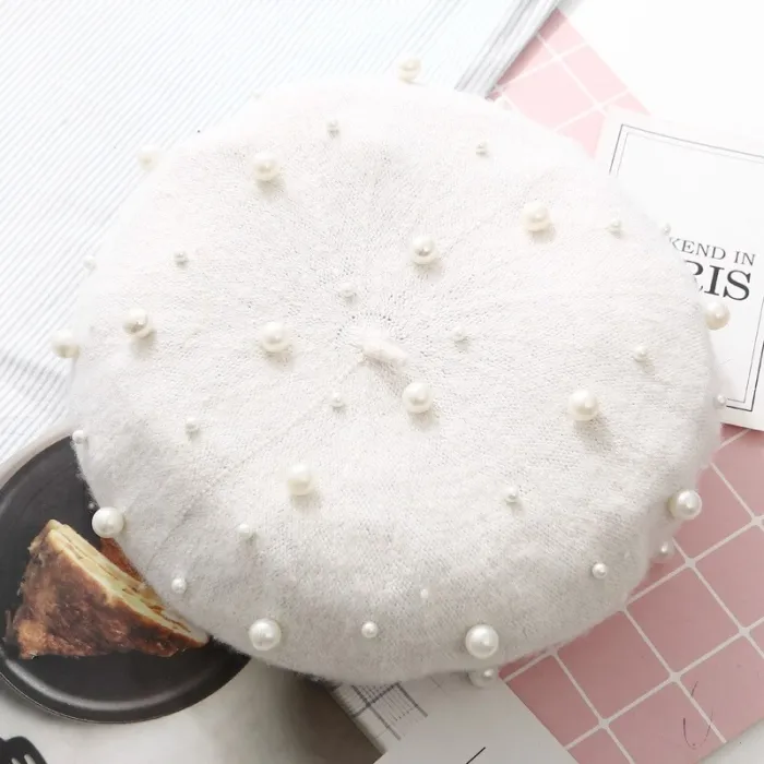 Elegant wool beret with pearls - hat