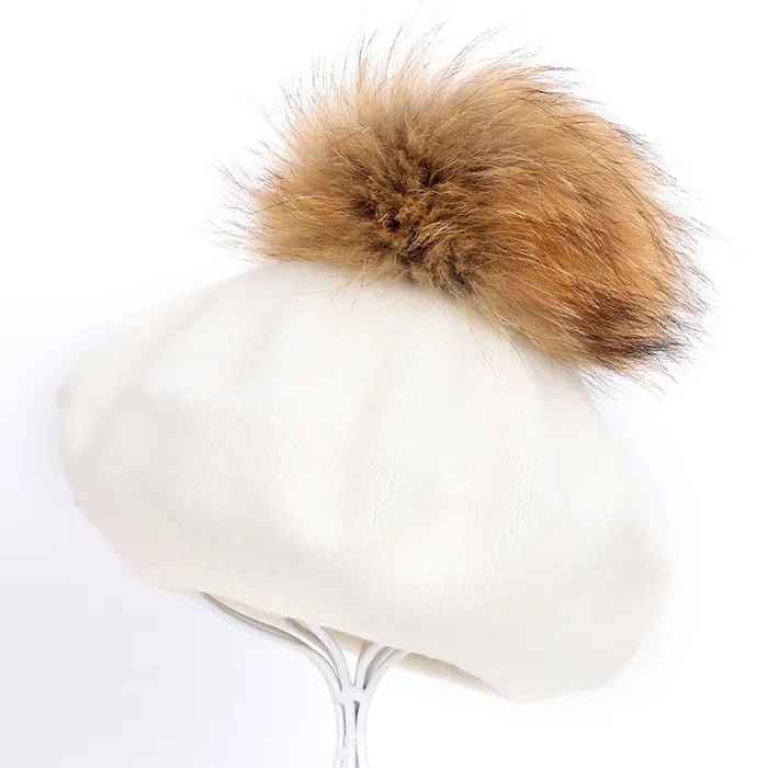 Elegant beret with fur pom-pom